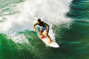 米兰德比补时惊现争议插曲 巴斯托尼掏裆奇克引轩然大波