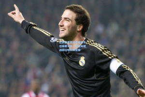 巴萨新星亚马尔背部不适缺席训练，欧冠关键战前拉响伤病警报