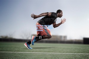 齐尔克泽一锤定音破心魔，时隔一载终迎英超破荒时刻